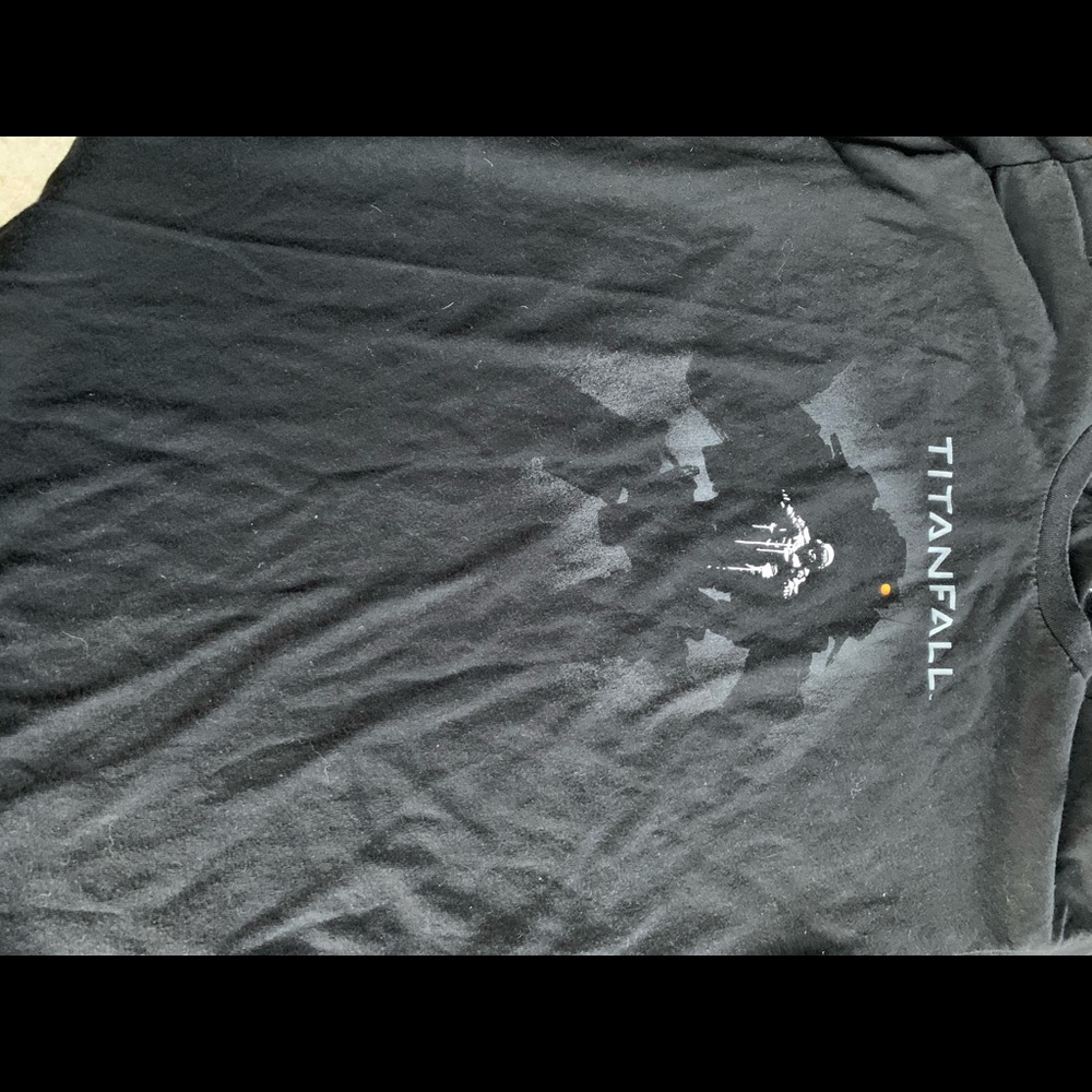 Titan fall game shirt. Vintage